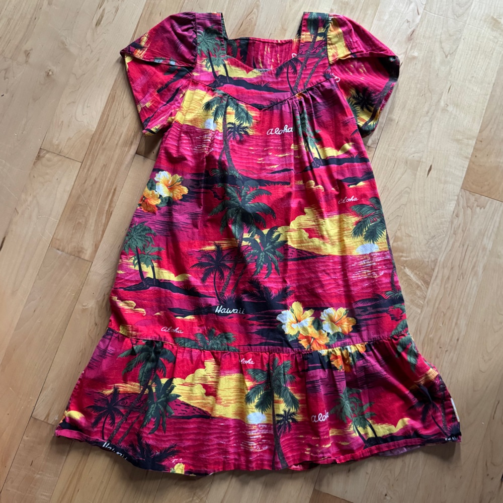 Ali'i Fashions vintage Hawaii Aloha dress